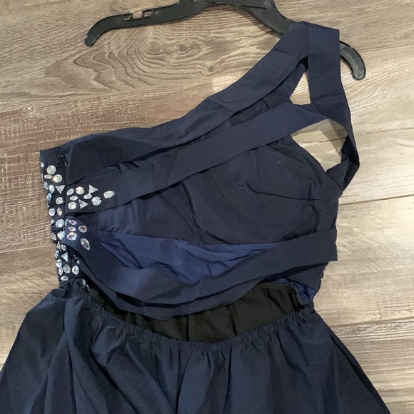 Beautiful faded blue to navy dress with rhinestone design on side - Picture 4 of 5